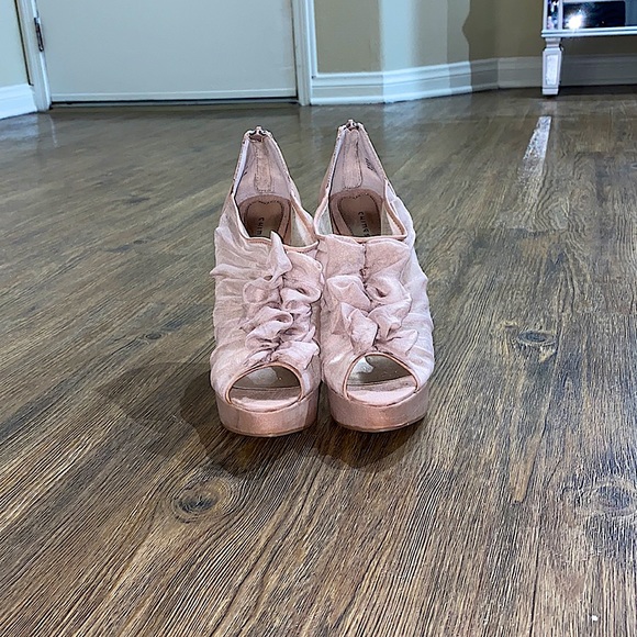 Chinese Laundry Shoes - EUC Chinese Laundry Blush Open Toe Heels